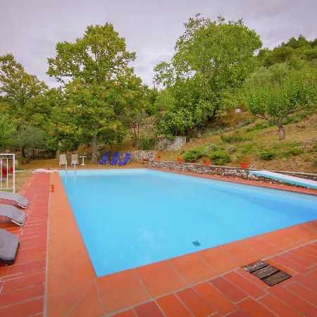 Idyllic In With Swimming Pool 别墅